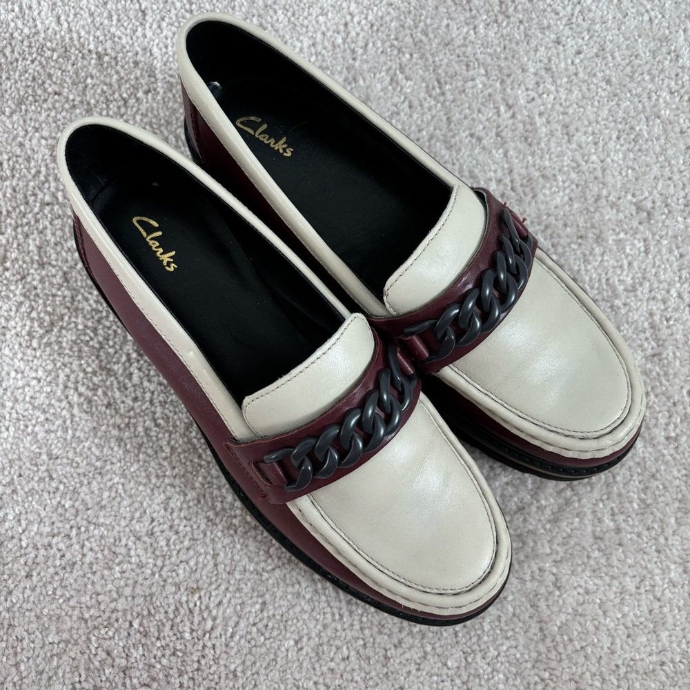 Clarks Red and Cream Loafers - Picture 4 of 10